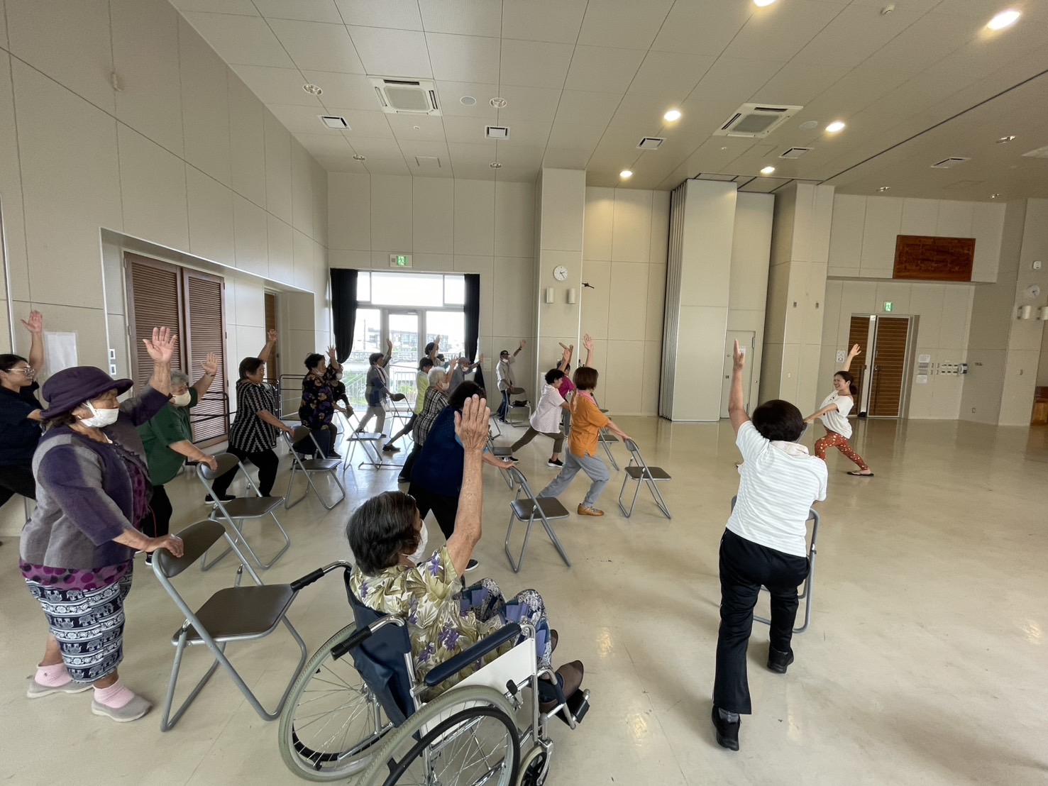 【国頭村の椅子ヨガ教室を開催しました｜ヨガとアーユルヴェーダで目指す“健やかな長寿”】