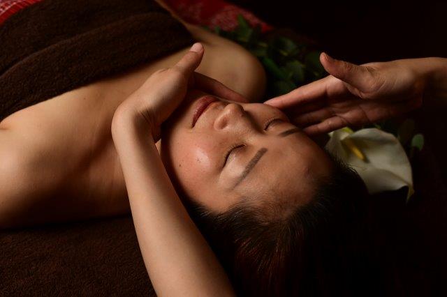 年末の冷え・むくみ・重だるさを、オイルでほどく