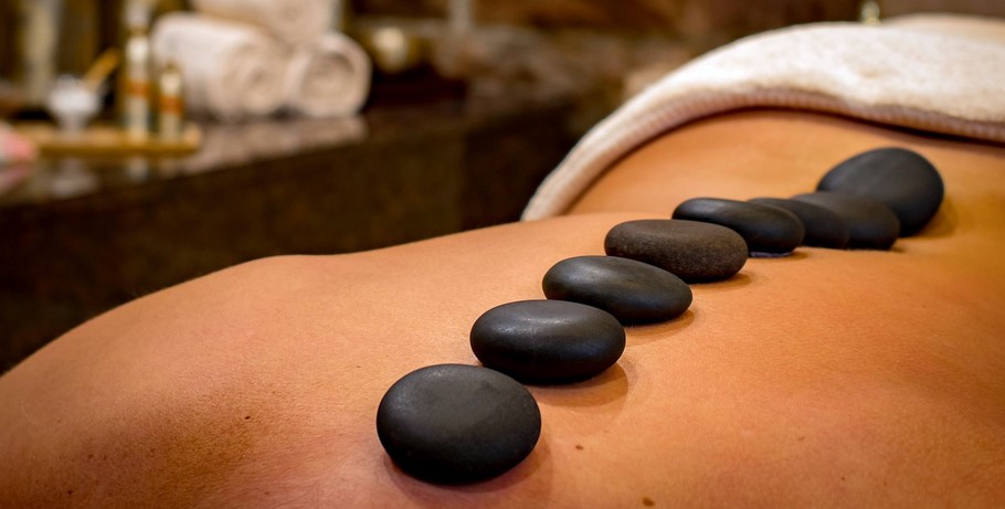 好評いただいているホットストーンマッサージについて